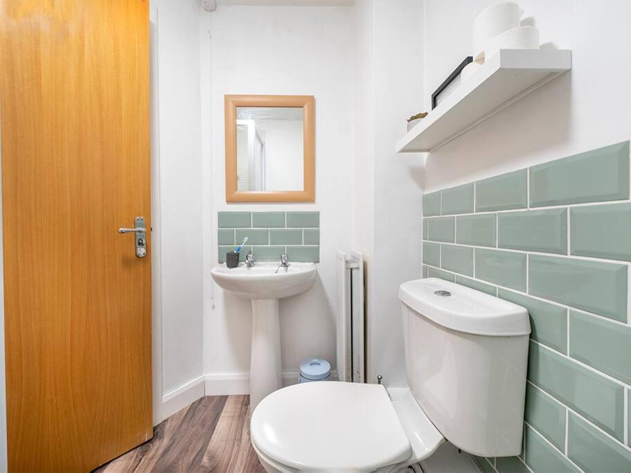 Lovely 2 Bedroom Apt At Ormeau Park W/ Free Parking Belfast Eksteriør bilde