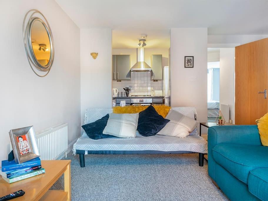 Lovely 2 Bedroom Apt At Ormeau Park W/ Free Parking Belfast Eksteriør bilde