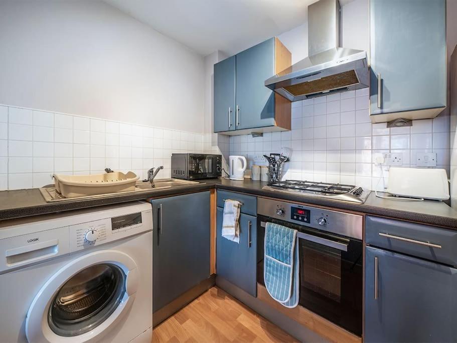 Lovely 2 Bedroom Apt At Ormeau Park W/ Free Parking Belfast Eksteriør bilde